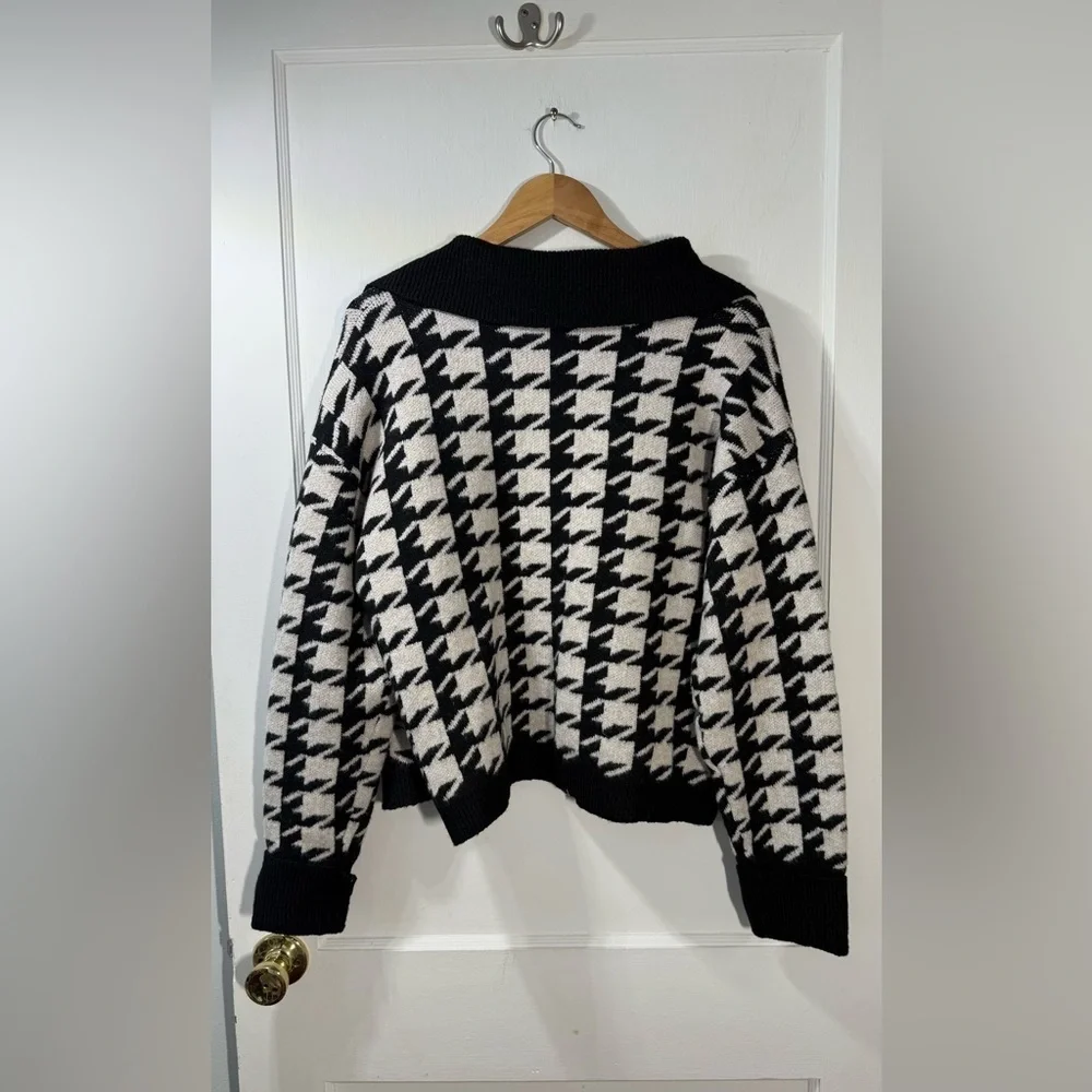 NWT The Edward in Oxford Evening John and Jenn Cardigan Size M